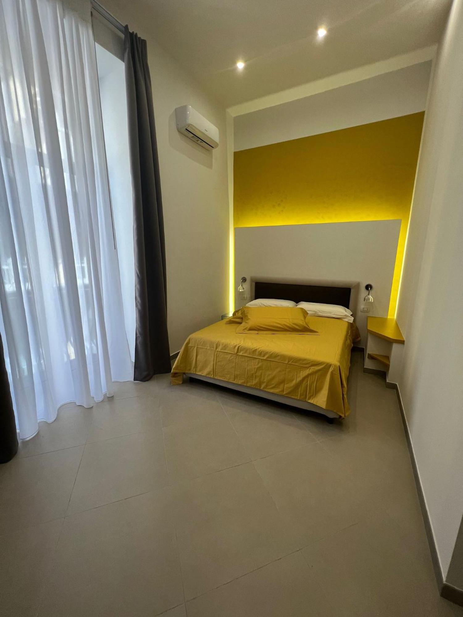 Dimora Chiaia 209 Hotel Naples Exterior photo